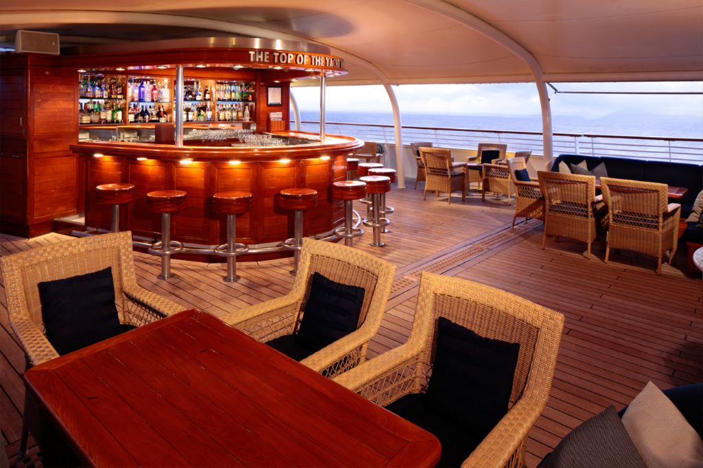 The Top of the Yacht Bar SeaDream I, Rondtrip Barbados, SeaDream I, Luxe Suites met zeezicht, Xclusive Barbados, Luxe Yacht Cruise Barbados, Cruises, Jacht, Caraïbisch, Caribbean Cruise, Luxe SeaDream Yacht Cruise