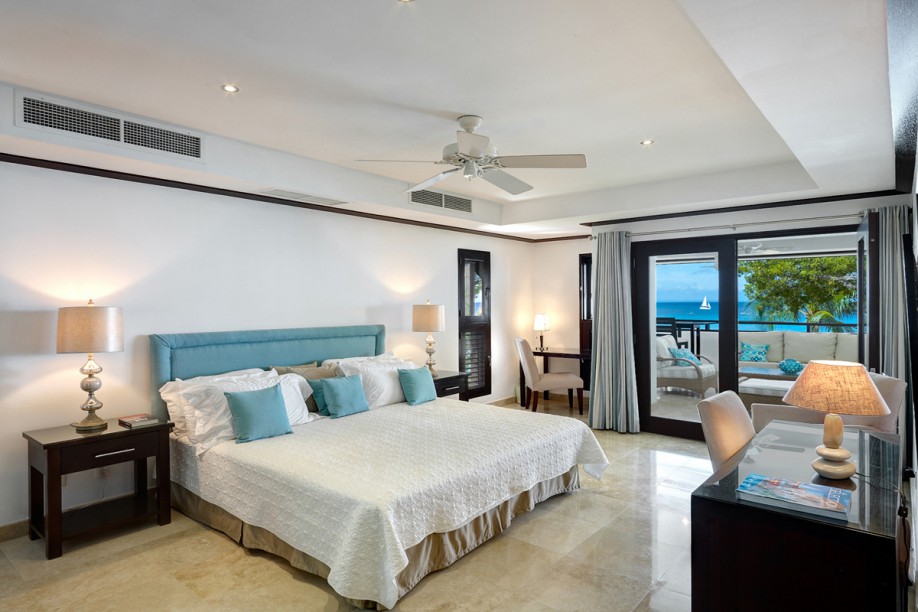 slaapkamer met uitzicht op de oceaan, Barbados, luxe appartement barbados,st. james, 6 personen