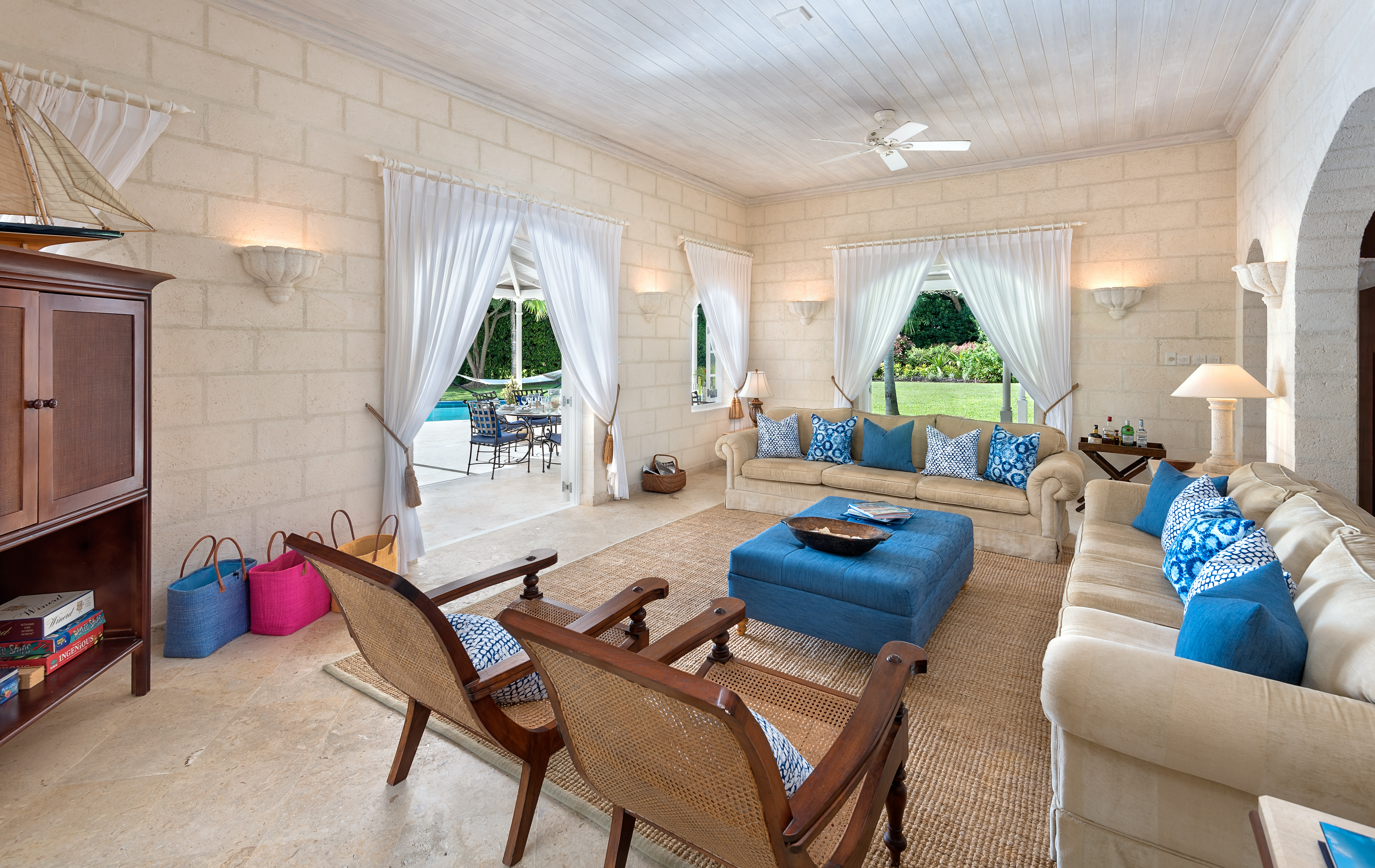 Woonkamer, grote ruime woonkamer, luxe golf villa, royal westmoreland Barbados, 10 personen