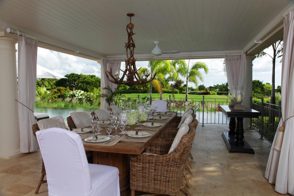 eetkamer, royal westmoreland, golfvilla, 8 personen, Barbados, balkon, ruime balkon