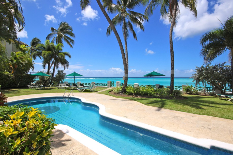 zwembad, gitaar zwembad, gezamenlijk zwembad, Barbados, 4 personen, villa appartement, vakantie op Barbados