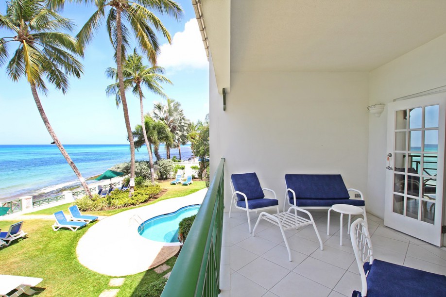 Balkon met prachtig uitzicht op de oceaan, Barbados, luxe appartement barbados,christ church, 4 personen