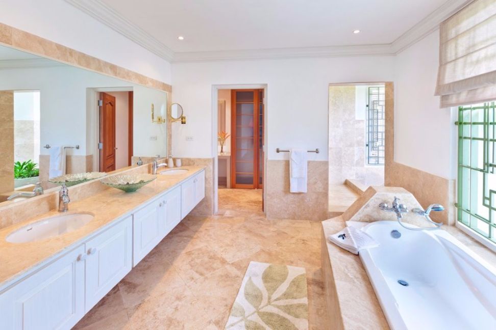 Zeer luxe badkamer, Vakantiehuis, Barbados, direct aan het strand, 8 personen