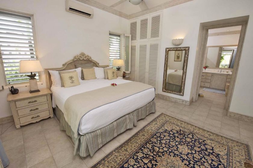 Ruime slaapkamer met eigen badkamer, 4 personen, moderne vakantiewoning, bij Holetown Barbados